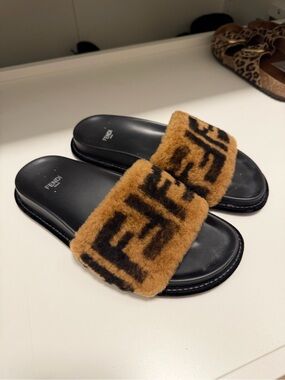 Fendi Black Leather Slide Sandals with Brown Shearling FF Strap